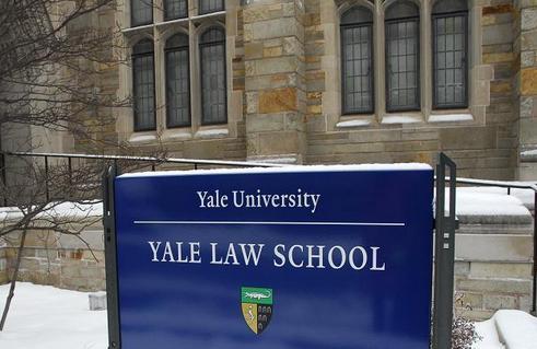 这些顶尖法学院都在改变，只为让自己的毕业生更适应市场需求