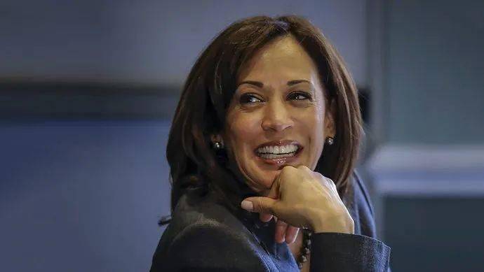 从富兰克林·罗斯福到金·卡戴珊，来看看这20位曾经考砸律师考试的名人